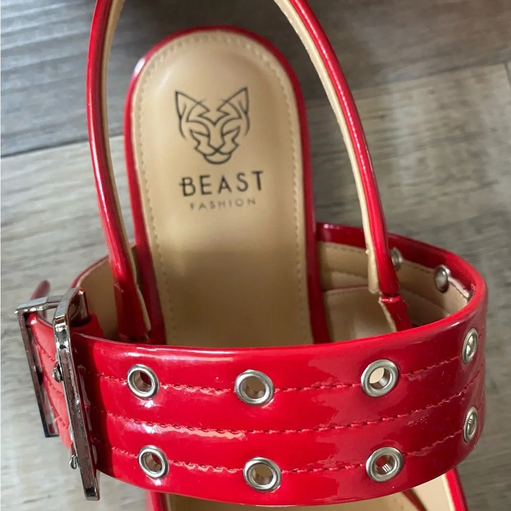Beast Fashion Red Faux Patent Grommet Buckle Pointed Toe Shoes Flats 7.5 - Picture 5 of 7